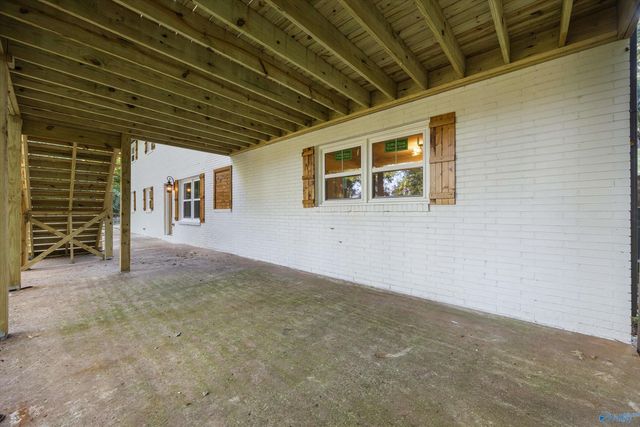 8009 Valley View Drive SE, Huntsville, AL 35802