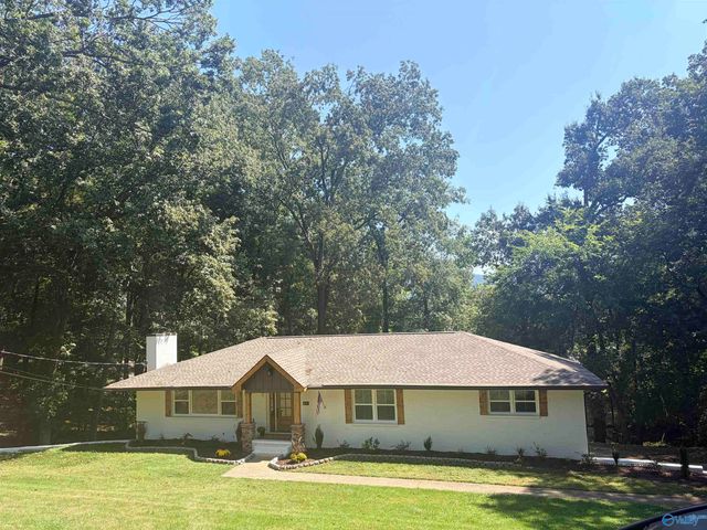 8009 Valley View Drive SE, Huntsville, AL 35802