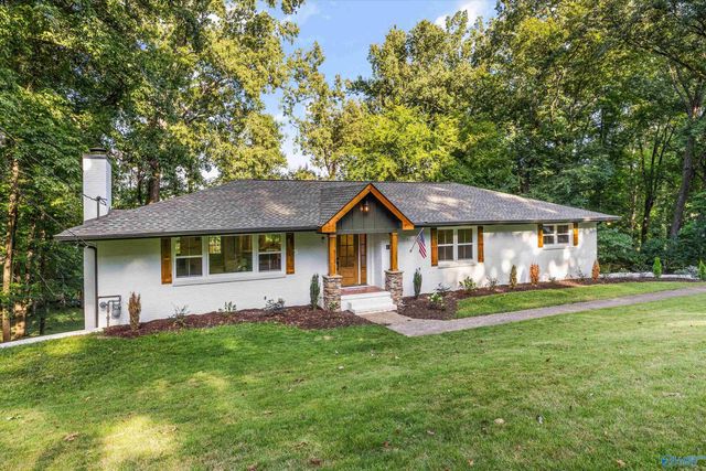 8009 Valley View Drive SE, Huntsville, AL 35802