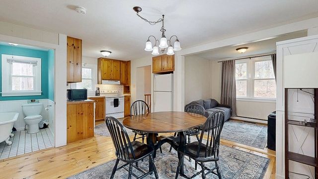 8 Juniper St, West Brookfield, MA 01585