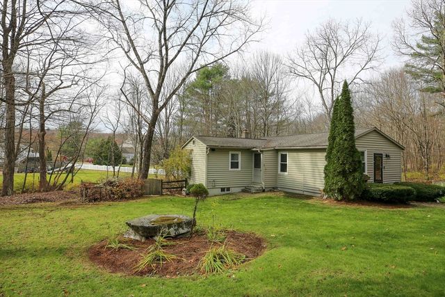 8 Juniper St, West Brookfield, MA 01585