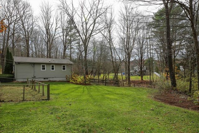 8 Juniper St, West Brookfield, MA 01585