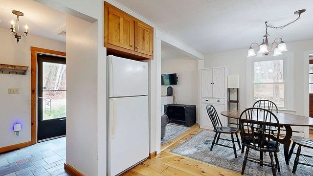 8 Juniper St, West Brookfield, MA 01585