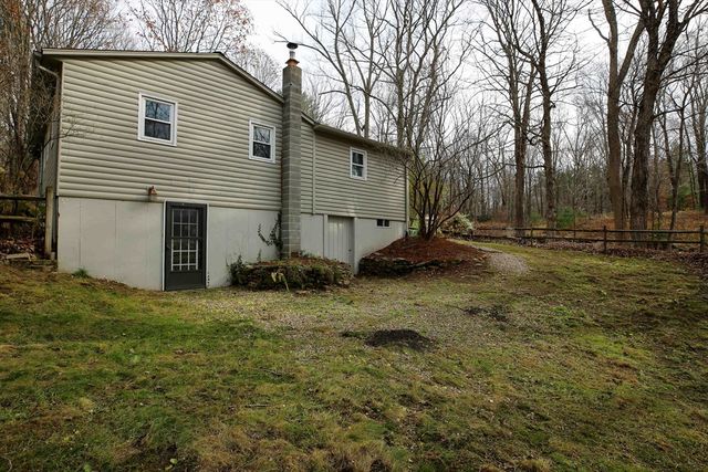 8 Juniper St, West Brookfield, MA 01585