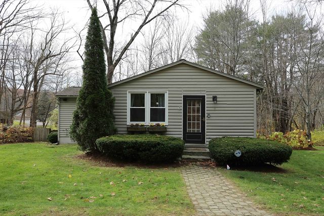 8 Juniper St, West Brookfield, MA 01585