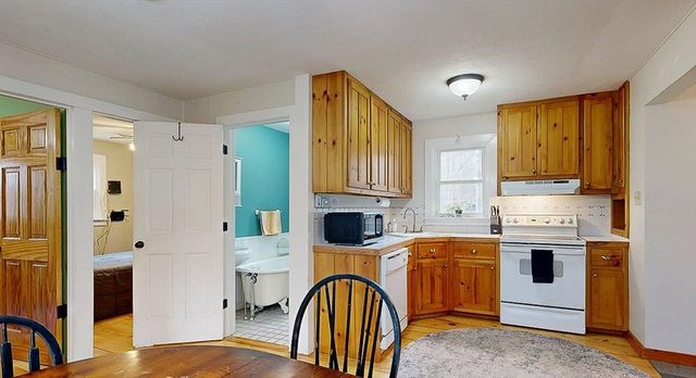 8 Juniper St, West Brookfield, MA 01585