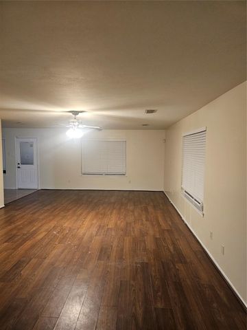 5910 Minor Street, Houston, TX 77085
