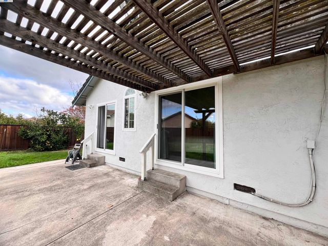 1824 Harding Ct, Antioch, CA 94509