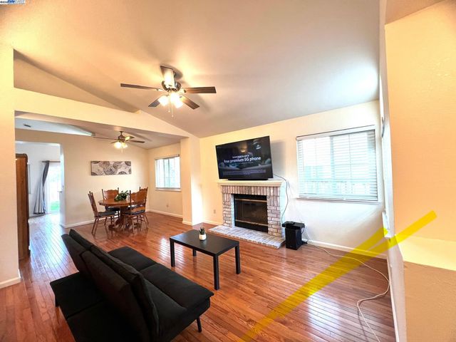 1824 Harding Ct, Antioch, CA 94509