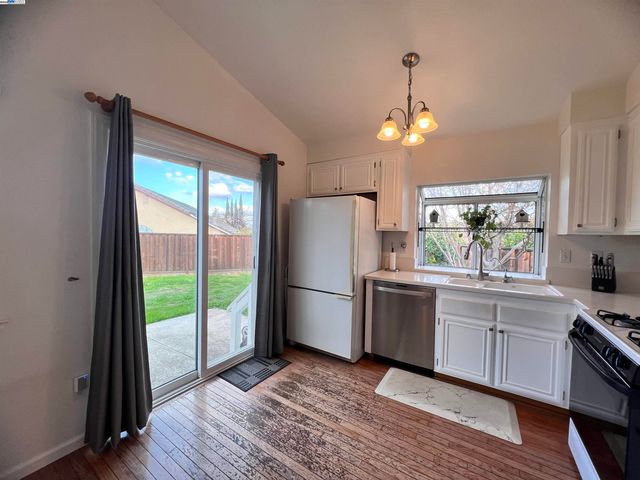 1824 Harding Ct, Antioch, CA 94509