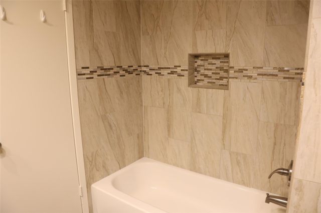 2215 Silver Falls Drive, Houston, TX 77339