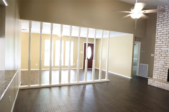 2215 Silver Falls Drive, Houston, TX 77339