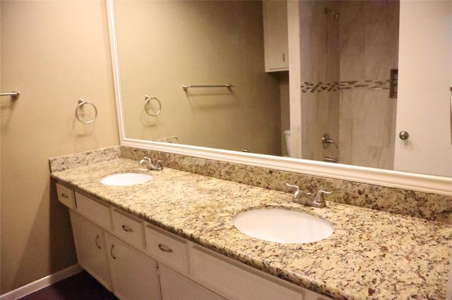 2215 Silver Falls Drive, Houston, TX 77339