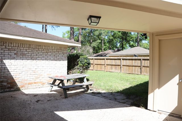 2215 Silver Falls Drive, Houston, TX 77339