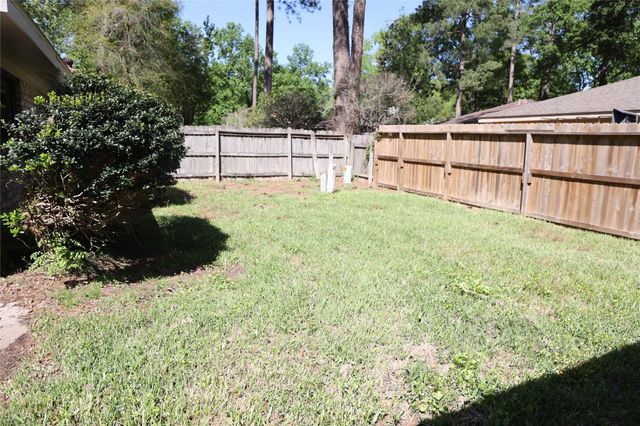 2215 Silver Falls Drive, Houston, TX 77339