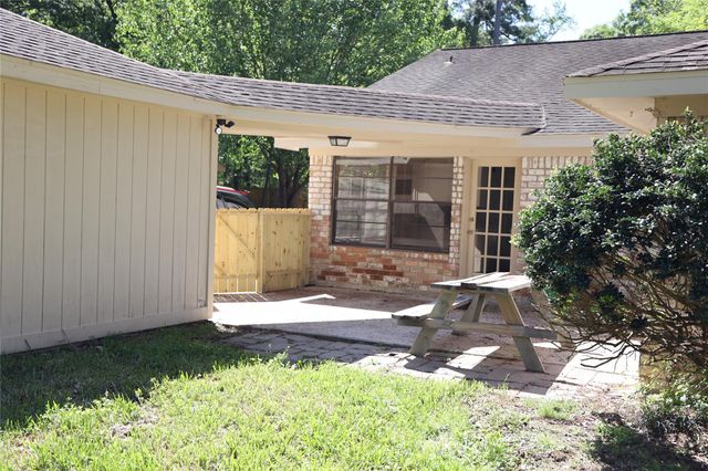 2215 Silver Falls Drive, Houston, TX 77339