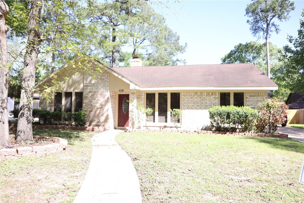 2215 Silver Falls Drive, Houston, TX 77339