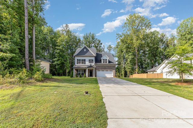 7725 Shalom Drive, Charlotte, NC 28216
