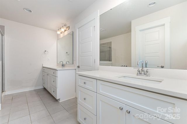 7725 Shalom Drive, Charlotte, NC 28216
