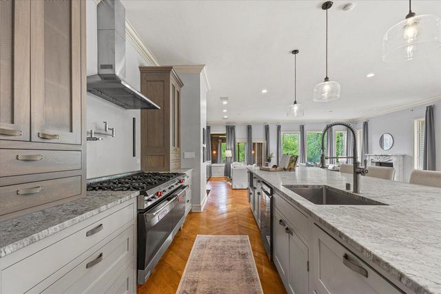 1465 W County Line ROAD, River Hills, WI 53217