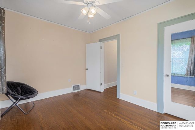 4832 Erskine Street, Omaha, NE 68104