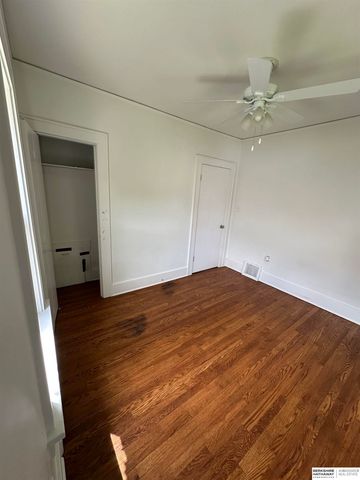 4832 Erskine Street, Omaha, NE 68104