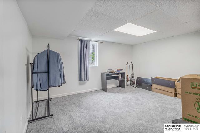4832 Erskine Street, Omaha, NE 68104