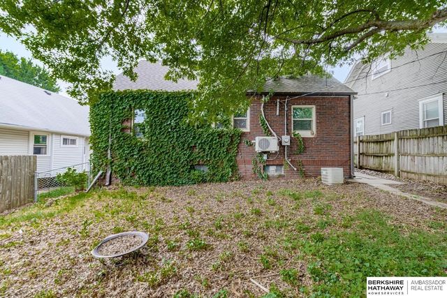 4832 Erskine Street, Omaha, NE 68104