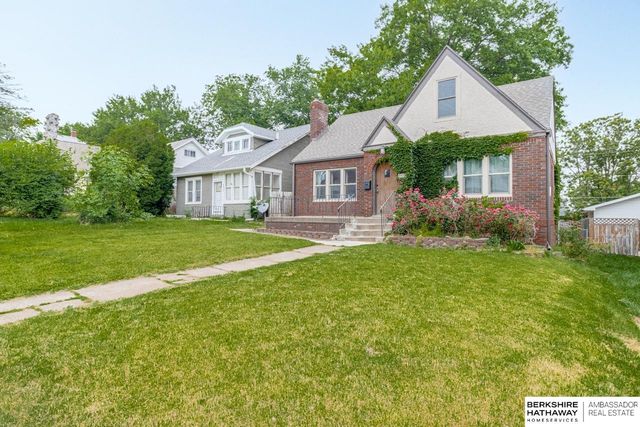 4832 Erskine Street, Omaha, NE 68104