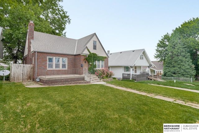 4832 Erskine Street, Omaha, NE 68104