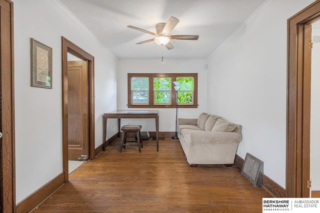 4832 Erskine Street, Omaha, NE 68104