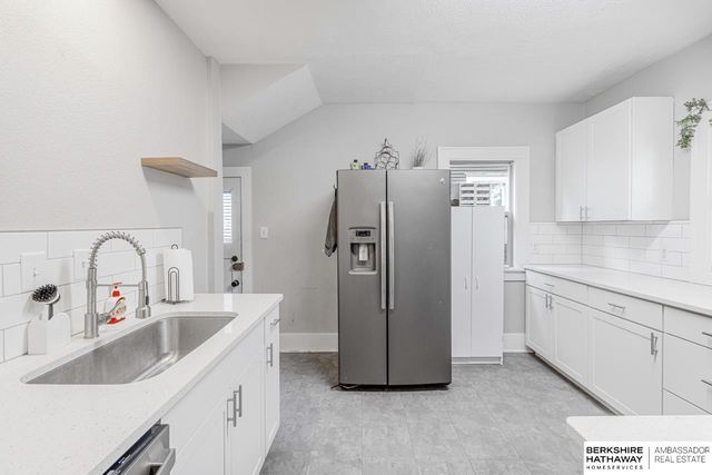 4832 Erskine Street, Omaha, NE 68104