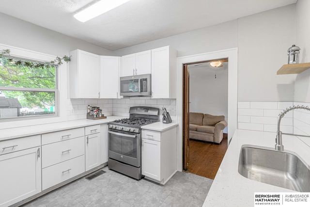 4832 Erskine Street, Omaha, NE 68104