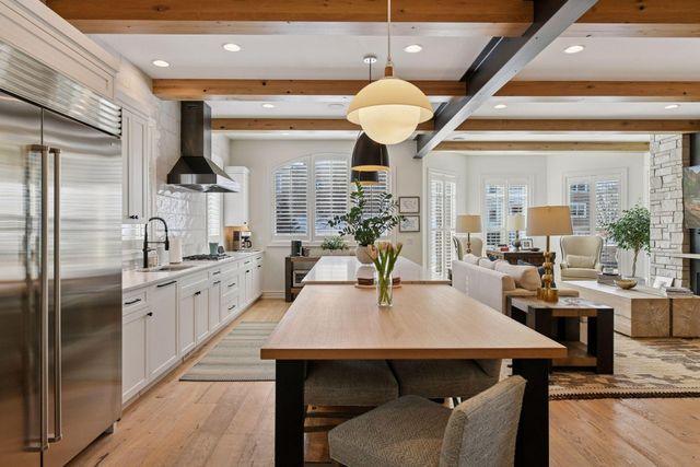 715 Rice Street E, Wayzata, MN 55391