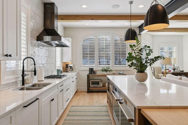 715 Rice Street E, Wayzata, MN 55391