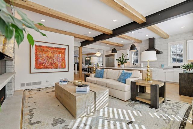 715 Rice Street E, Wayzata, MN 55391