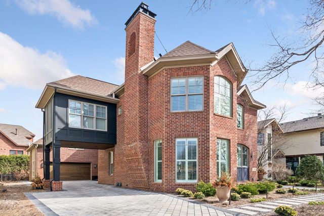 715 Rice Street E, Wayzata, MN 55391