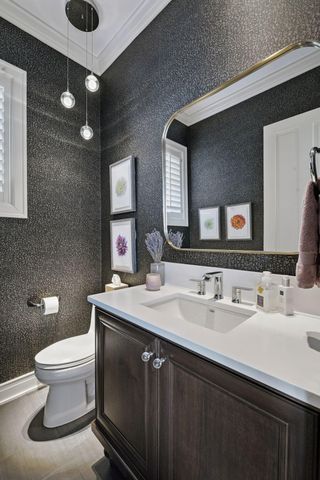 715 Rice Street E, Wayzata, MN 55391