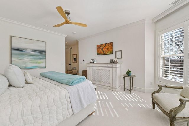 715 Rice Street E, Wayzata, MN 55391