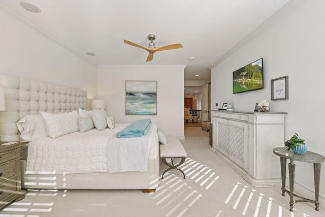 715 Rice Street E, Wayzata, MN 55391