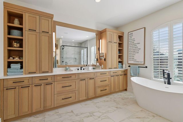 715 Rice Street E, Wayzata, MN 55391