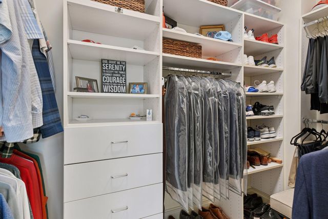 715 Rice Street E, Wayzata, MN 55391