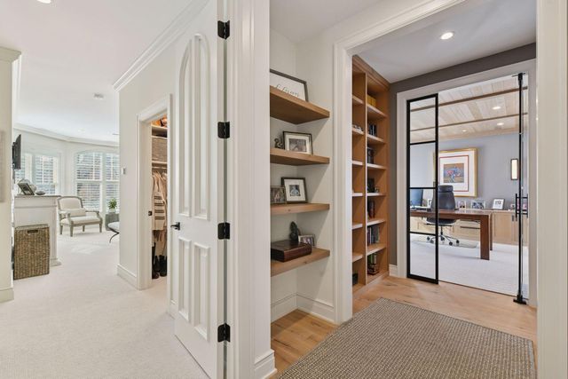 715 Rice Street E, Wayzata, MN 55391