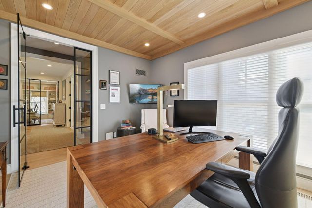 715 Rice Street E, Wayzata, MN 55391