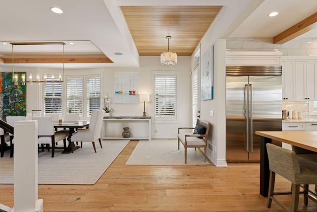 715 Rice Street E, Wayzata, MN 55391