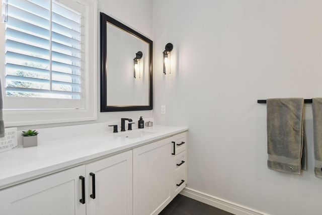 715 Rice Street E, Wayzata, MN 55391