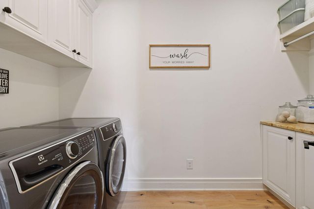 715 Rice Street E, Wayzata, MN 55391