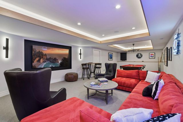 715 Rice Street E, Wayzata, MN 55391