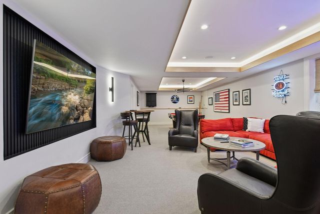 715 Rice Street E, Wayzata, MN 55391