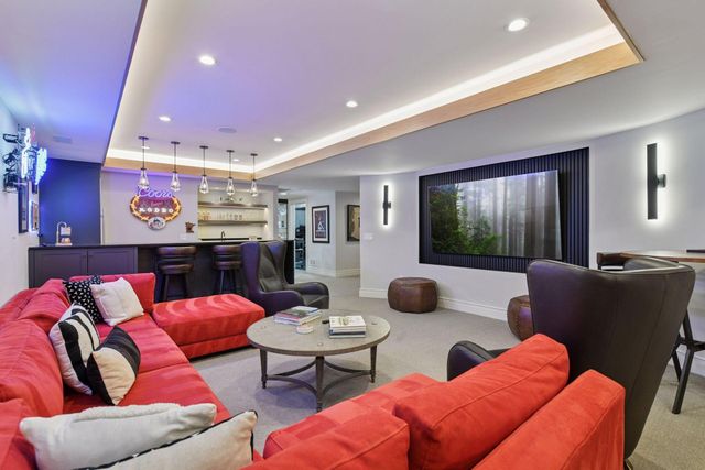 715 Rice Street E, Wayzata, MN 55391